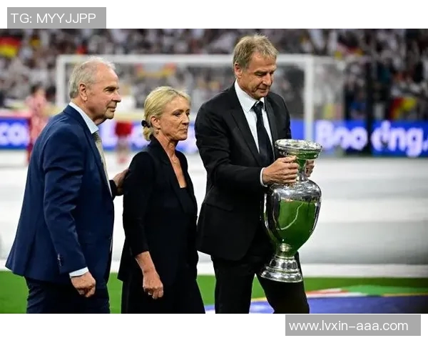 德国足球明星盘点:从贝肯鲍尔到穆勒的传奇之路